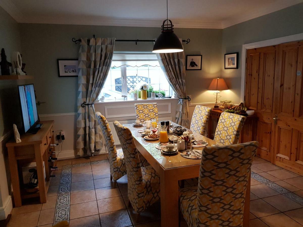 Highfield House Bed And Breakfast Collinstown Collinstown  Exterior photo